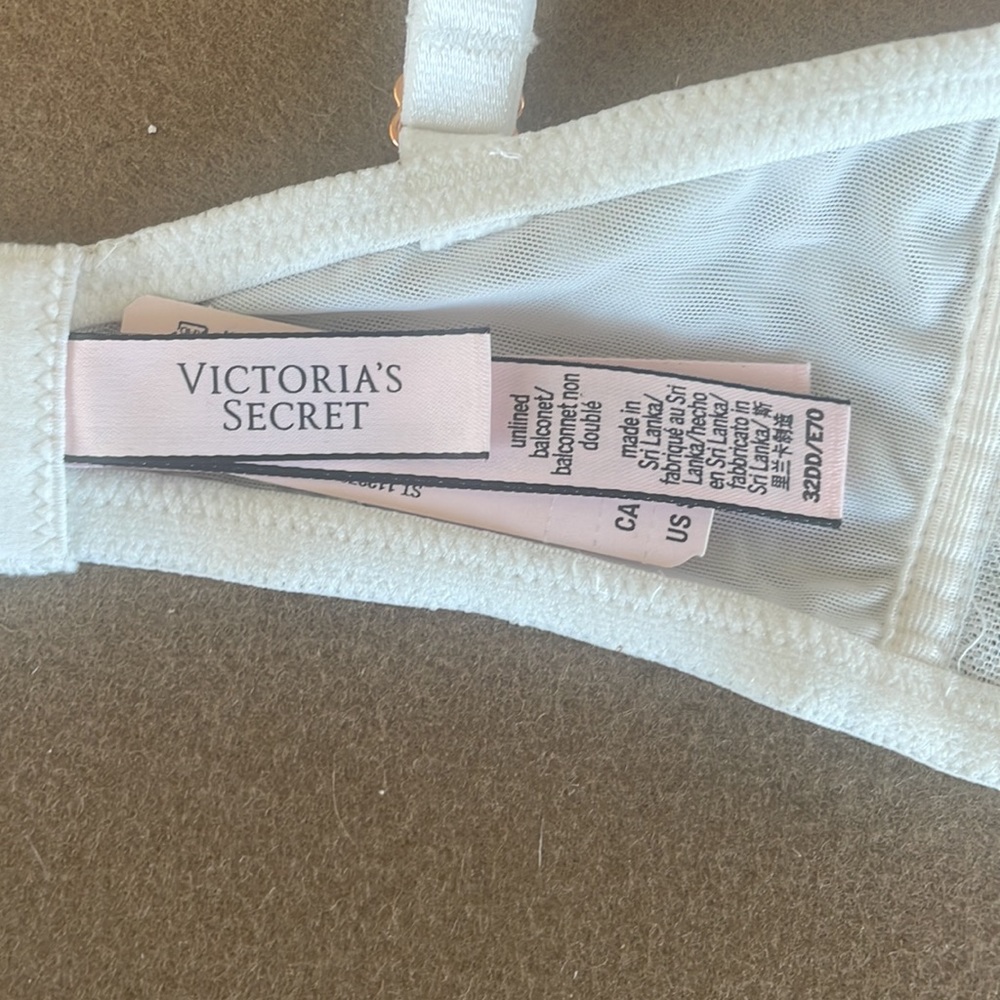 Victoria’s Secrets Dream Angels Invisible Lift Scoop Balconette Bra - Picture 7 of 8